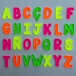 Alfabeto letras mayúsculas rellenables fluorescentes 5 cm (28) - Sumando Momentos