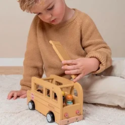 Autobús escolar de madera con 5 muñecos - Little Dutch