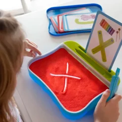 Bandeja de arena con luz para preescritura - Educational Insights