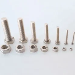 Base madera con tuercas y tornillos - Montessori