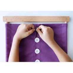 Bastidor de madera con botones grandes - Montessori
