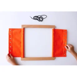 Bastidor de madera con cordones - Montessori