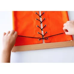 Bastidor de madera con cordones - Montessori