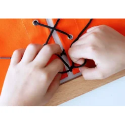 Bastidor de madera con cordones - Montessori