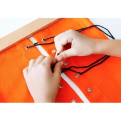 Bastidor de madera con cordones - Montessori