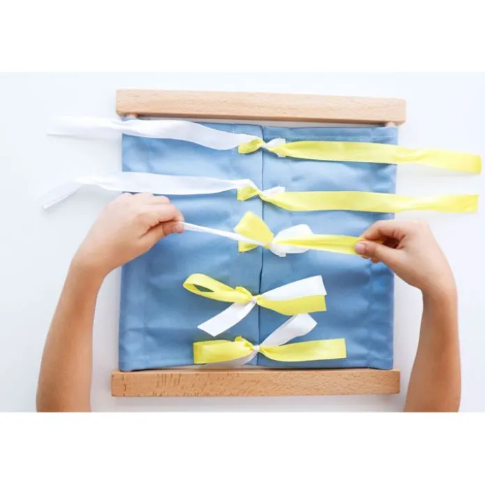 Bastidor de madera con lazos - Montessori