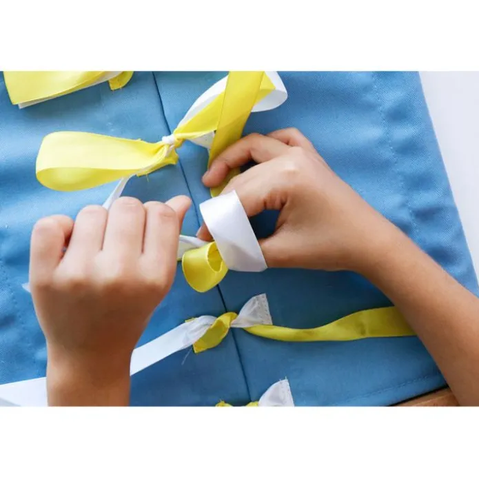 Bastidor de madera con lazos - Montessori