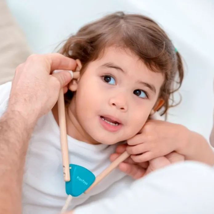 Bolso-maletín médico con accesorios de madera - PlanToys