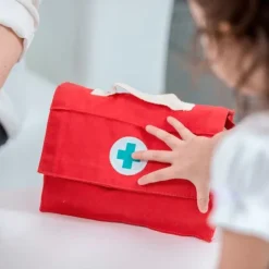 Bolso-maletín médico con accesorios de madera - PlanToys