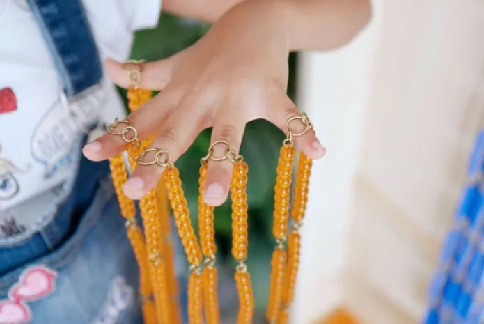 Cadena de 1000 perlas doradas - Montessori