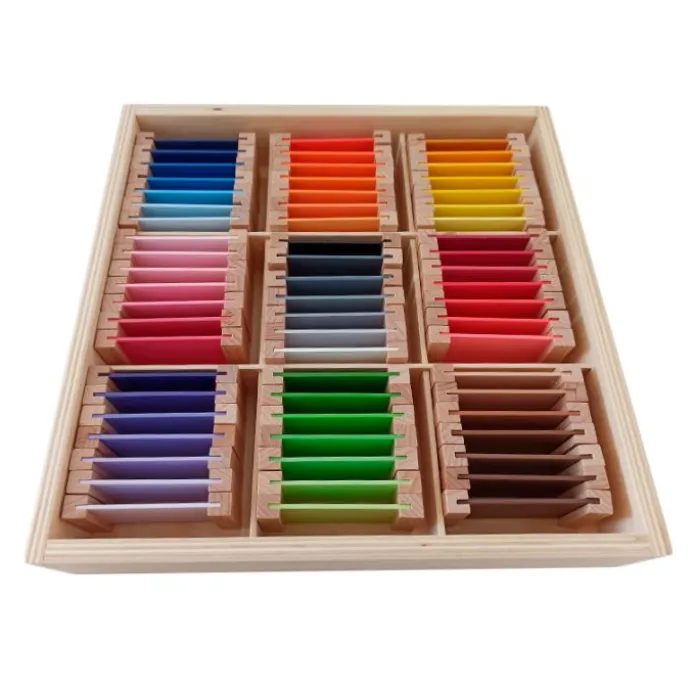 Caja de color III con 63 tablas de colores de madera - Montessori
