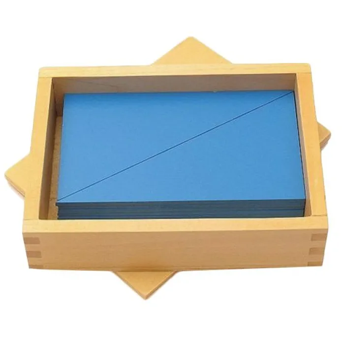 Caja de madera con 12 triángulos azules - Montessori