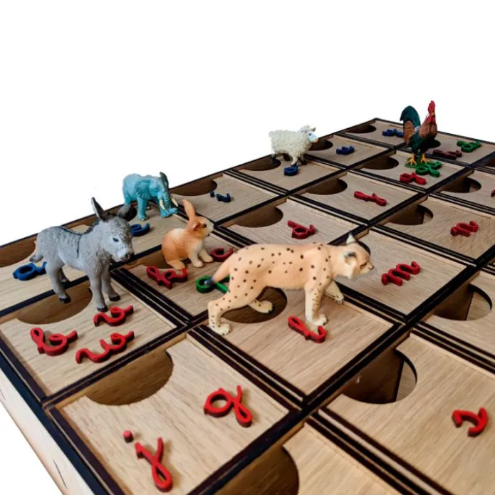 Caja de madera para clasificar sonidos Montessori mayúsculas - R-cre@