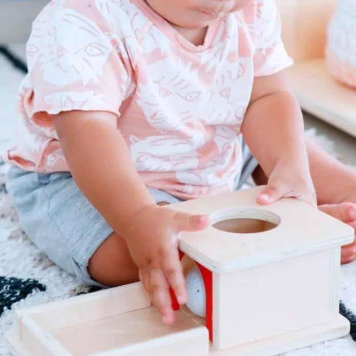 Caja de permanencia de madera con bandeja - Montessori