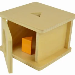 Caja de permanencia de madera con triángulo - Montessori