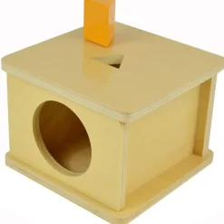 Caja de permanencia de madera con triángulo - Montessori