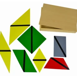 Cajas de madera con mini triángulos constructivos - Montessori