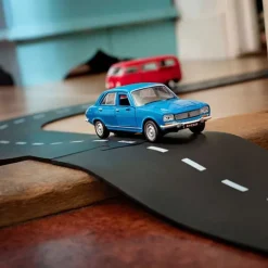 Carretera flexible con 24 piezas y 1 coche Highway - Waytoplay
