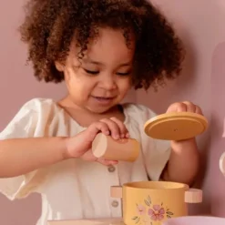 Cocinita rosa de madera - Little Dutch
