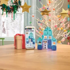 Construcción magnética 26 piezas MicroMags Travel Winter Wonder en caja metálica - Magna-Tiles
