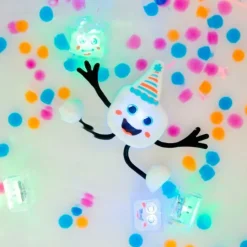 Cubos acuáticos de luz multicolor y personaje (2) - GloPals