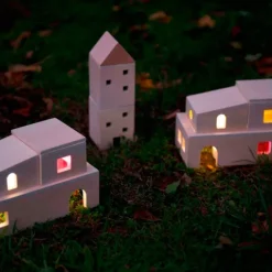 Edificios de madera con ventanas translúcidas 13 piezas - Andreu Toys