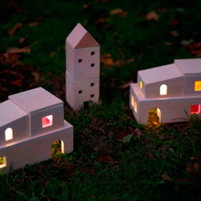 Edificios de madera con ventanas translúcidas 13 piezas - Andreu Toys