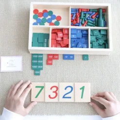 Estampillas con caja de madera - Montessori