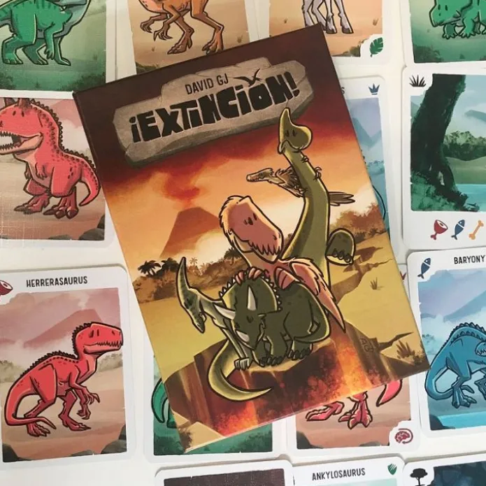 Juego de cartas ¡Extinción! - Gnomo Saurus