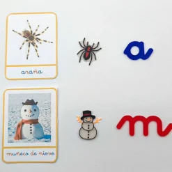 Juego para clasificar sonidos o letras - Con miniaturas y alfabetos Montessori