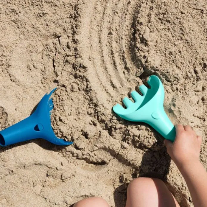 Kit mochila de playa con moldes apilables Alto y pala y rastrillo Raki - Quut