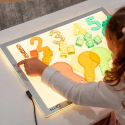 Mesa de luz de LEDS con luces de colores A3 - TickiT