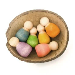 Muñecos Nins® bebés de madera de colores pastel (6) - Grapat