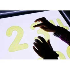 Números de silicona amarillo translúcido (10) - TickiT