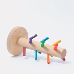 Organizador de madera para encajar y clasificar aros colores arcoíris - Grimm's