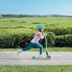 Patinete plegable Primo Foldable verde menta con luces - Globber