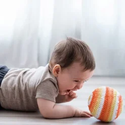 Pelota sonajero de crochet naranja - aPunt Barcelona