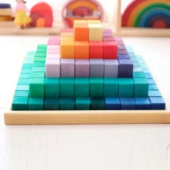 Pirámide escalonada de madera de colores - Grimm's