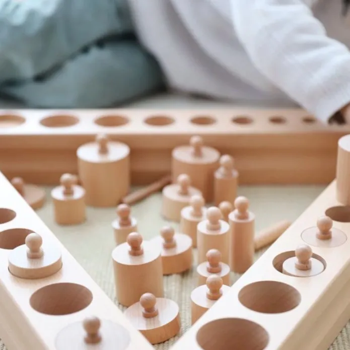 Set 40 cilindros con botón Premium madera de haya - Montessori