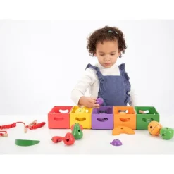 Set de 5 cajas con 20 frutas y verduras de madera para coser - TickiT