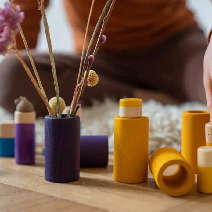 Set de muñecos Lo y tubos de madera de colores (36) - Grapat