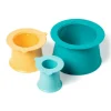 Set 3 moldes apilables para arena y nieve Alto azul, verde y amarillo - Quut