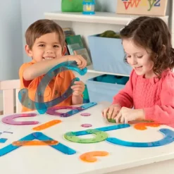 Set para construir letras con piezas translúcidas - Learning Resources
