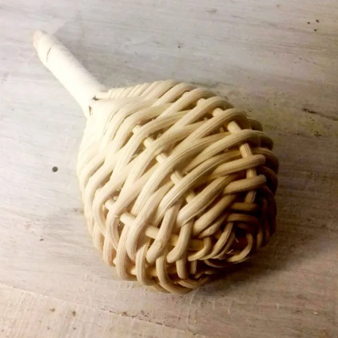 Sonajero de fibras naturales vegetales Pikler