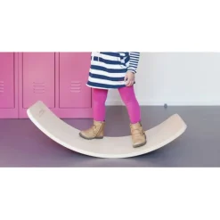 Tabla curva de madera de haya lacada transparente con fieltro fucsia Original - Wobbel + REGALO macaron