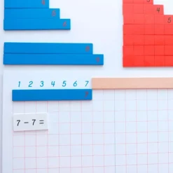 Tabla de la resta con piezas de madera - Montessori