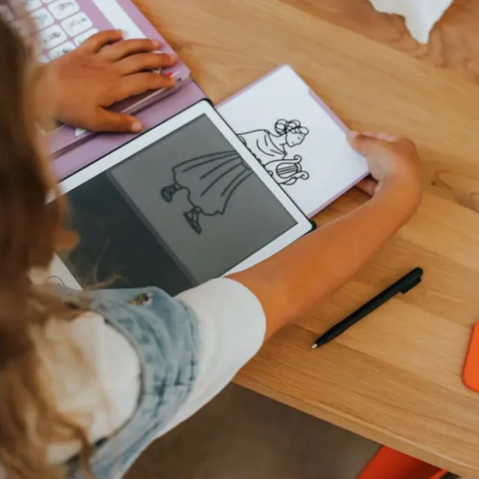 Tableta o pizarra de dibujo y escritura portátil Kidydraw Mini Princesas - Kidywolf