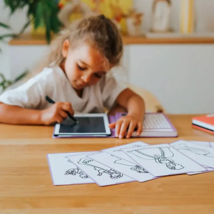 Tableta o pizarra de dibujo y escritura portátil Kidydraw Mini Princesas - Kidywolf