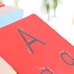 Tarjetas sensoriales con letras para aprender a escribir Essentiel - Janod